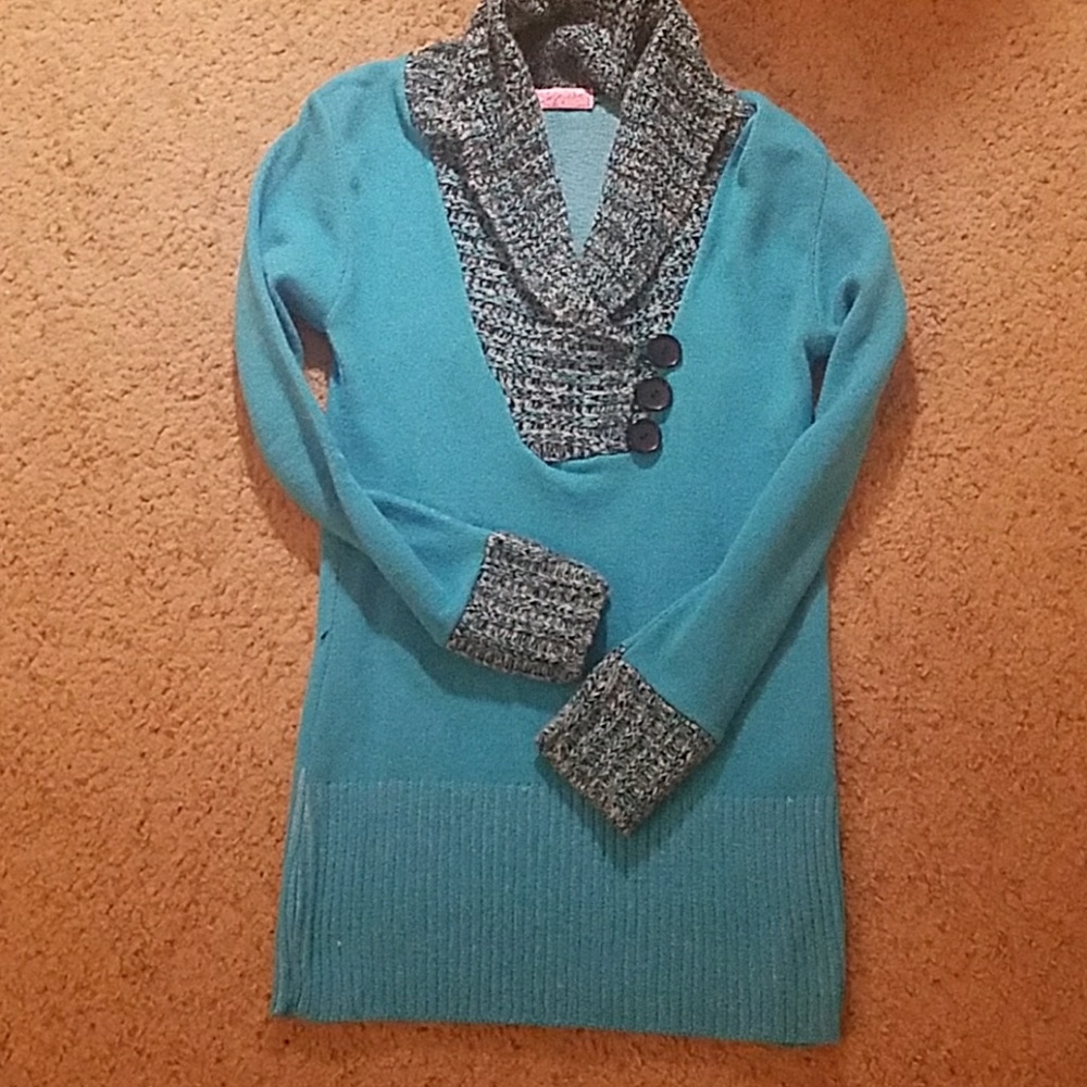 Blue tunic sweater